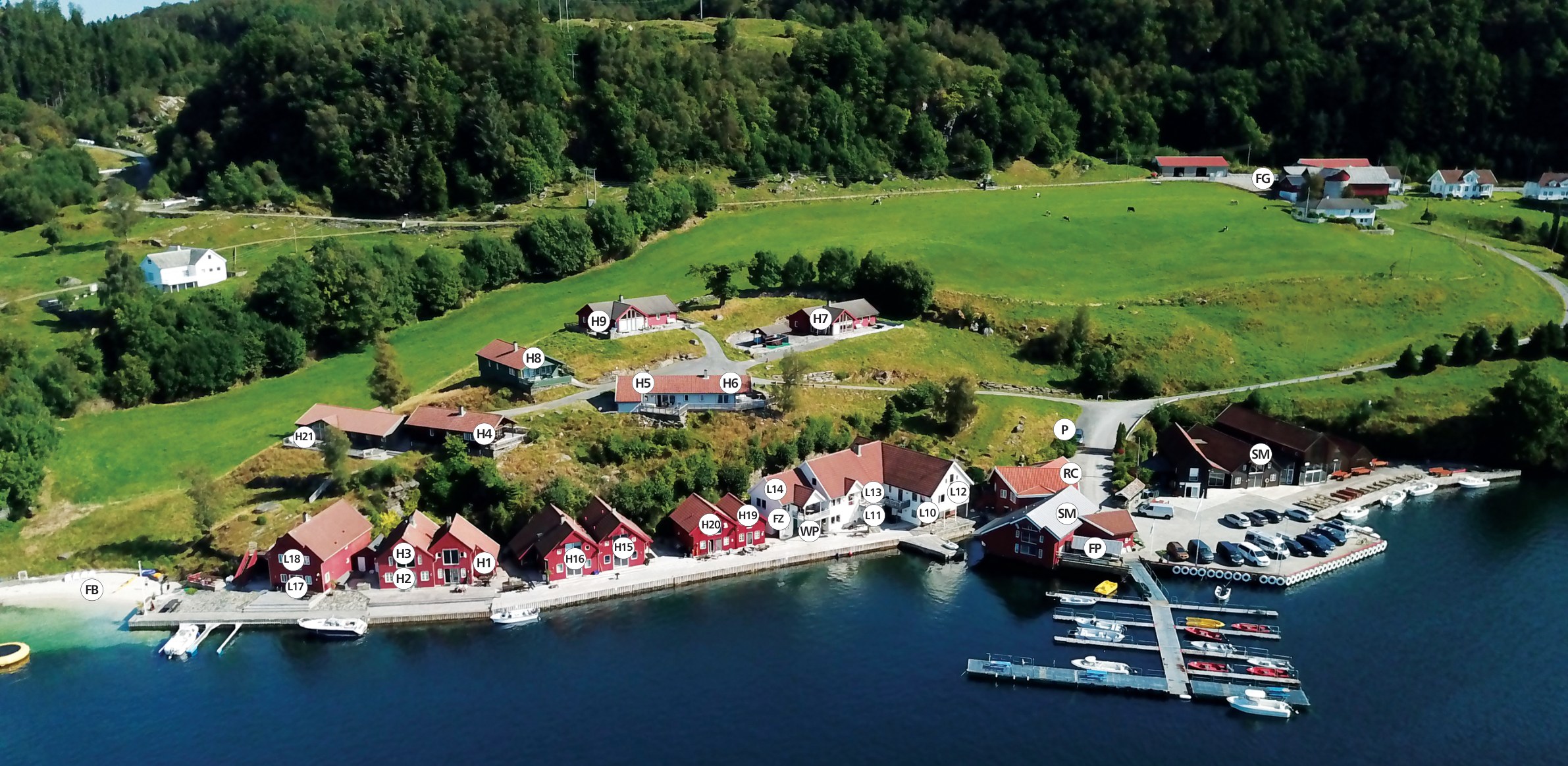 Flyfoto av Furrehytter med markeringer for de 14 hyttene og 7 leilighetene